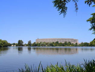 Dutzendteich mit Kongresshalle